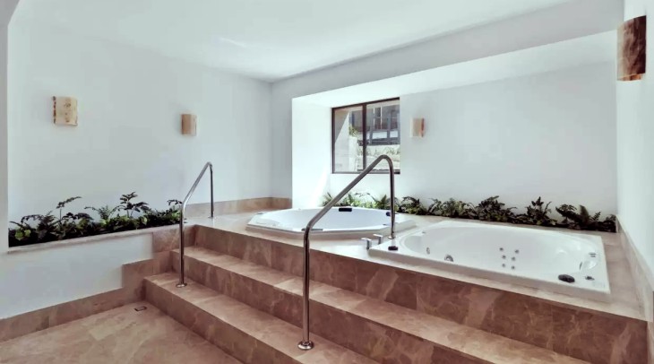 jacuzzi.jpg